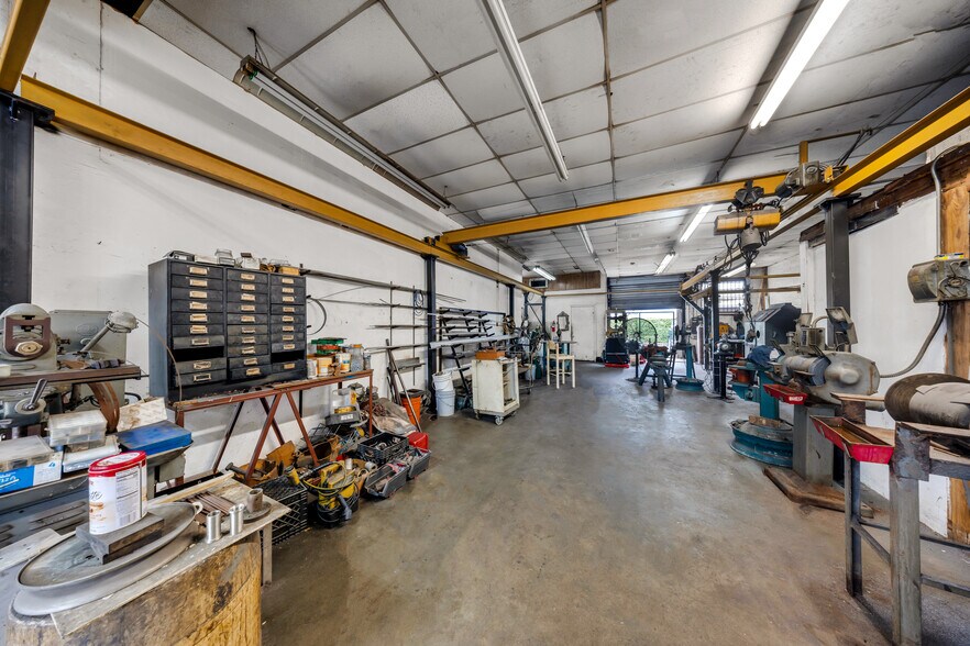 More Photos Of 2421 NW 27th Ave, Miami Freestanding For Sale