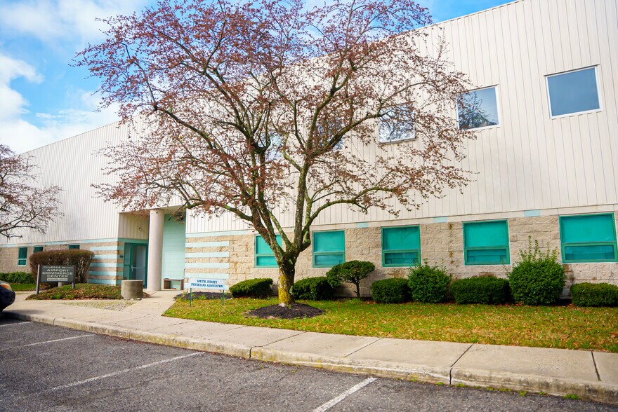 More Photos Of 1301 W Forest Grove Rd, Vineland Flex For Lease