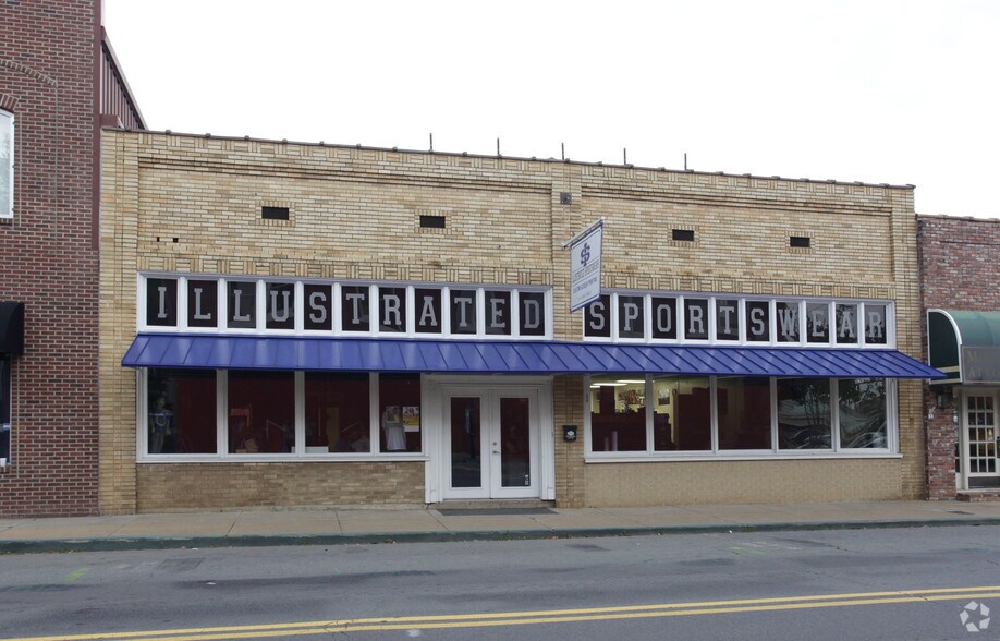 More Photos Of 1316 Oak St, Conway Storefront For Sale