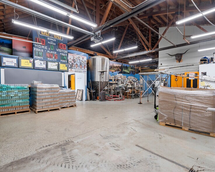 More Photos Of 4610 SE 26th Ave, Portland Service For Sale