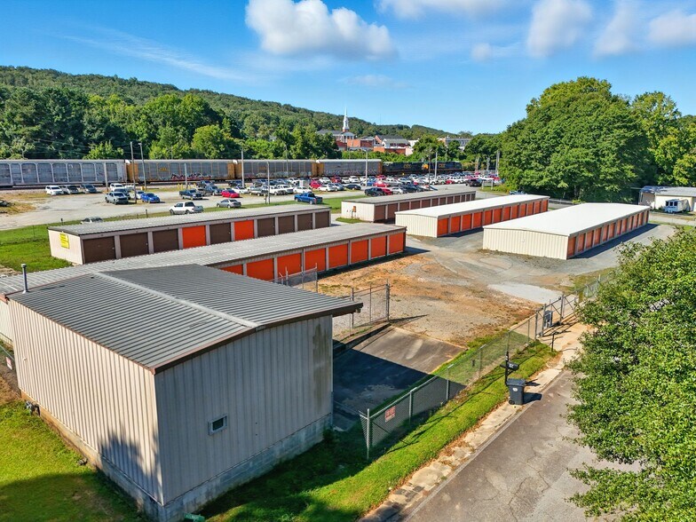More Photos Of 52 & 54 Awtrey St, Manchester Self Storage For Sale