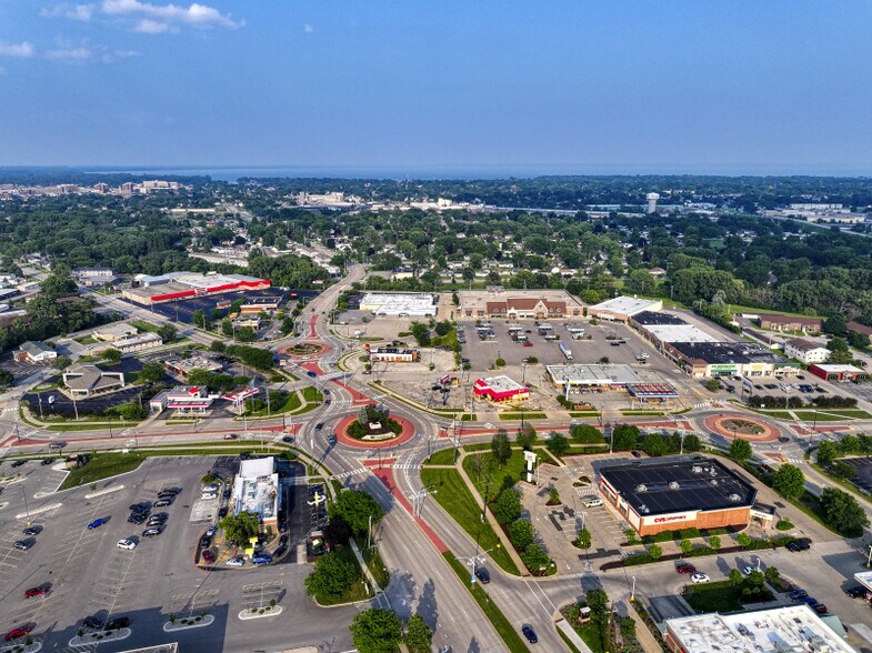 More Photos Of 999 W Winneconne Ave, Neenah Freestanding For Lease