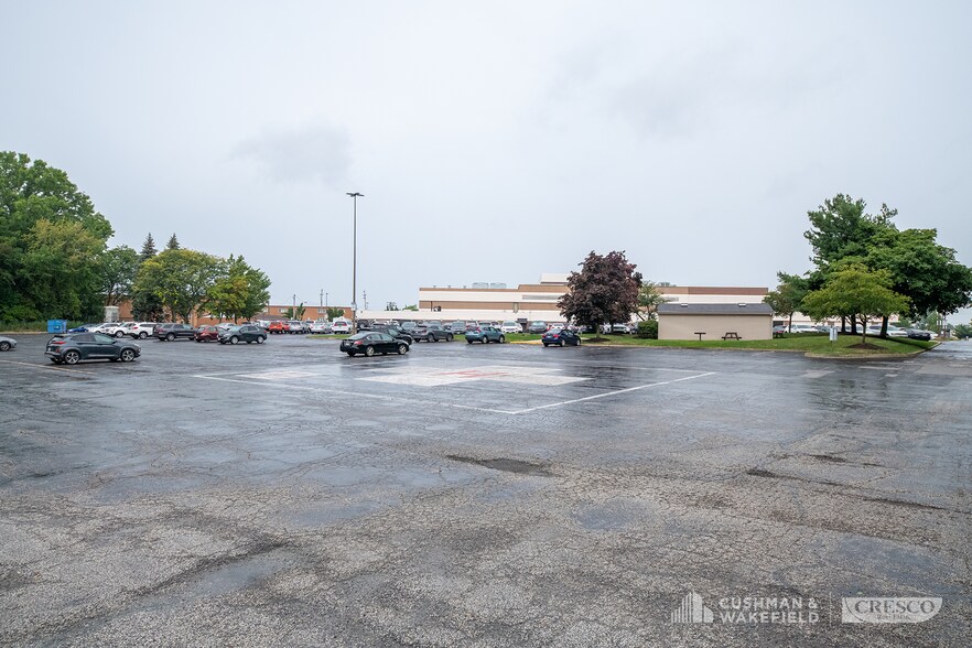 More Photos Of 27100 Chardon Rd, Cleveland Hospital For Sale