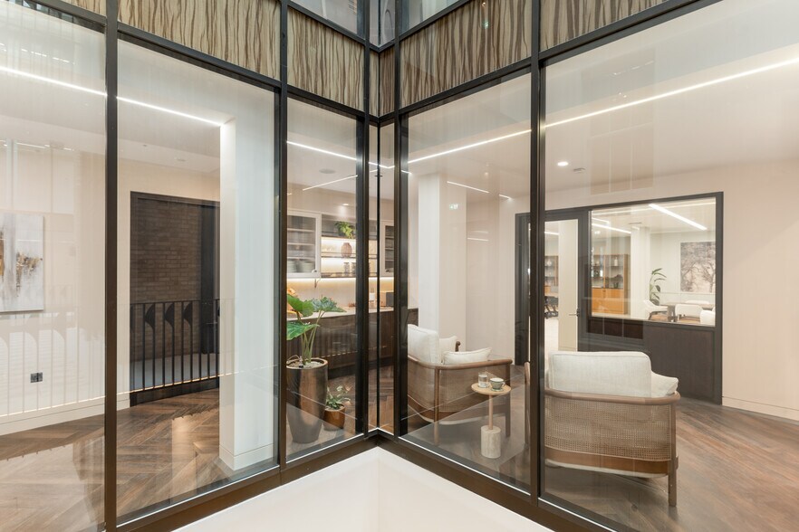 More Photos Of 75 Grosvenor St, London Coworking Space