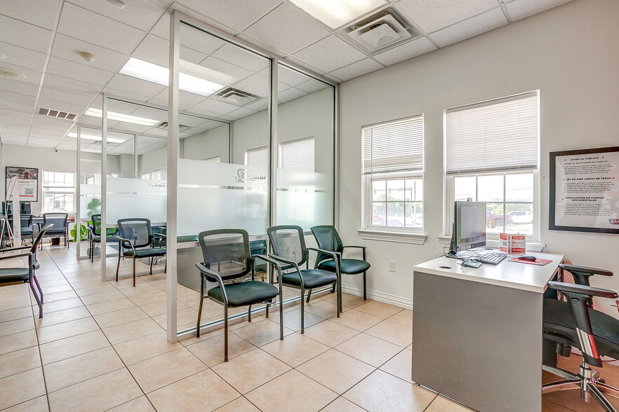 More Photos Of 1300 Jacksboro Hwy, Fort Worth Auto Dealership For Sale