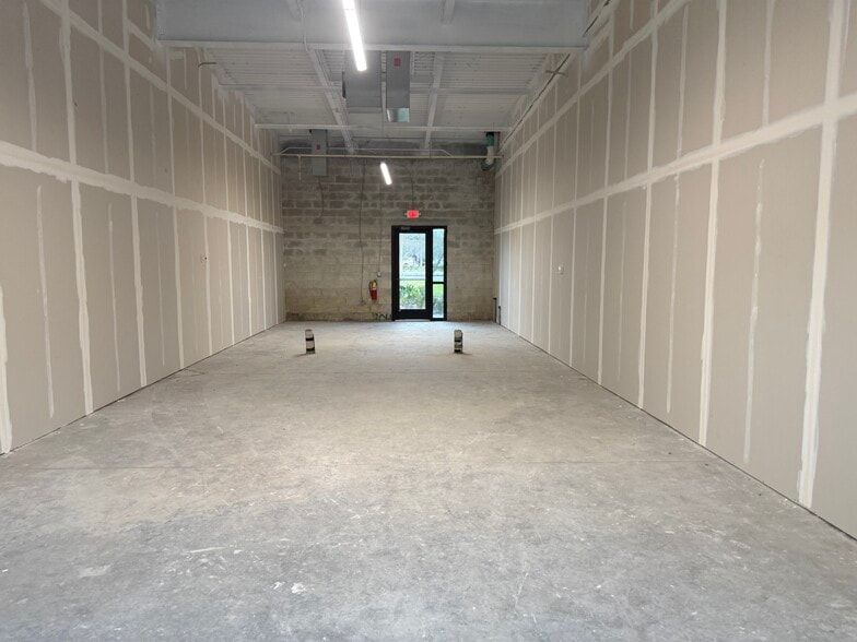 More Photos Of 3370 Rouse Rd, Orlando General Retail For Sale