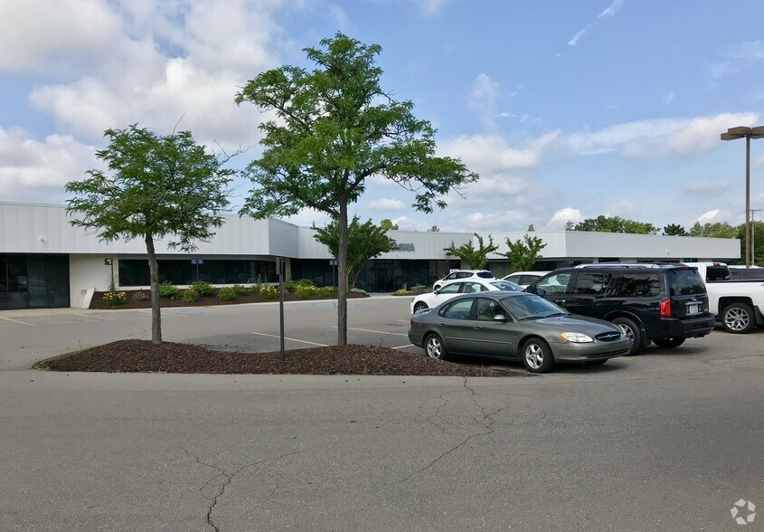 More Photos Of 1225 E Big Beaver Road, Troy Unknown For Lease