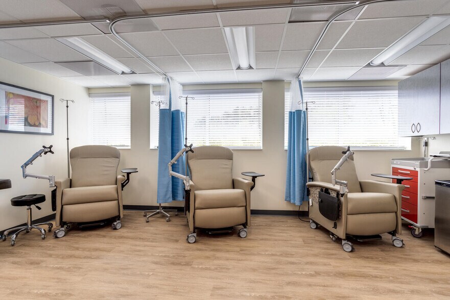 More Photos Of 3541-3543 W Braddock Rd, Alexandria Medical For Lease