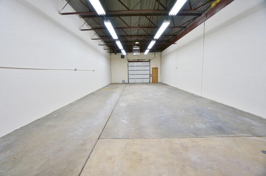 More Photos Of 7205-7207 Lockport Pl, Lorton Warehouse For Lease