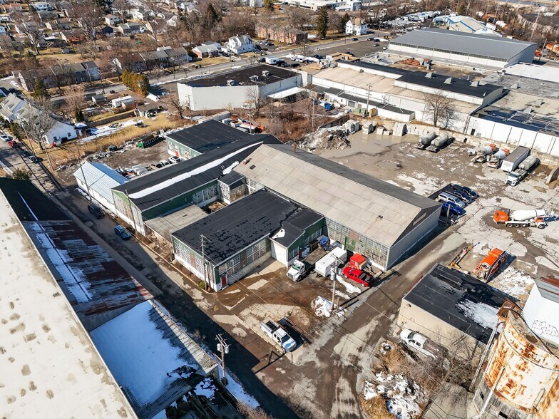 More Photos Of 935 W 6th St, Lansdale Industrial For Sale