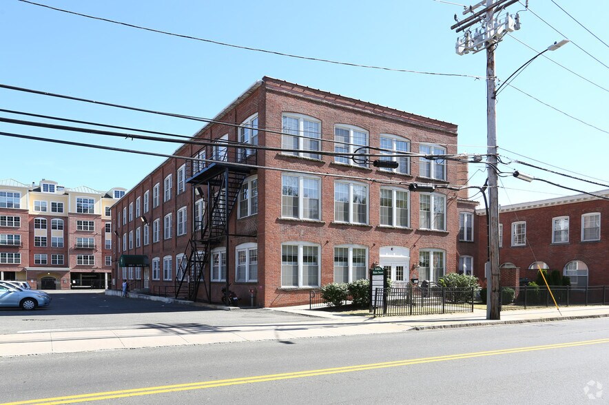More Photos Of 446A Blake St, New Haven Office For Sale