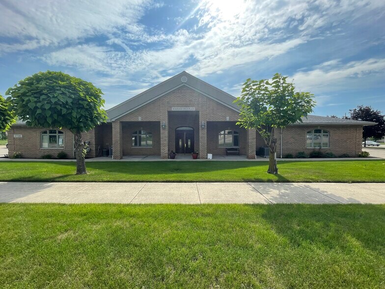 More Photos Of 47100 Schoenherr Rd, Shelby Township Medical For Lease