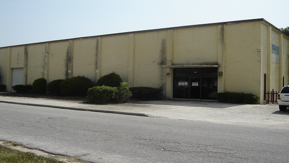 Primary Photo Of 305 S Wetmore St, Lake Wales Showroom For Lease