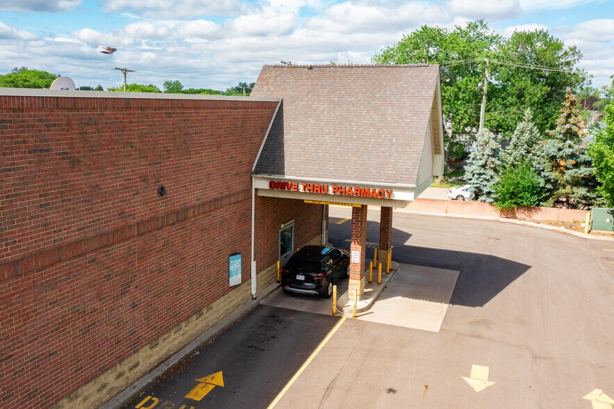 More Photos Of 20030 Ecorse Rd, Taylor Drugstore For Sale