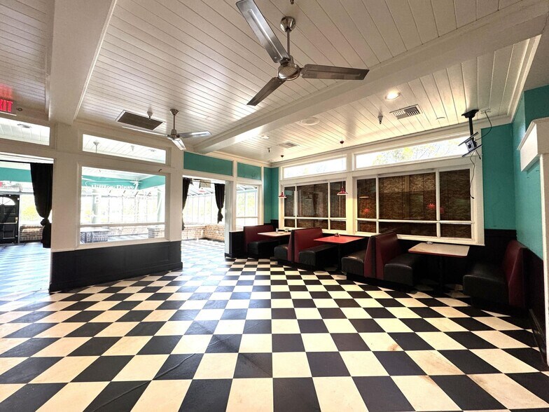 More Photos Of 1987 Hilltop Dr, Redding General Retail For Lease
