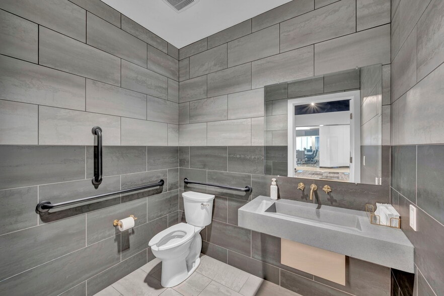 More Photos Of 8425 Station St, Mentor Freestanding For Sale