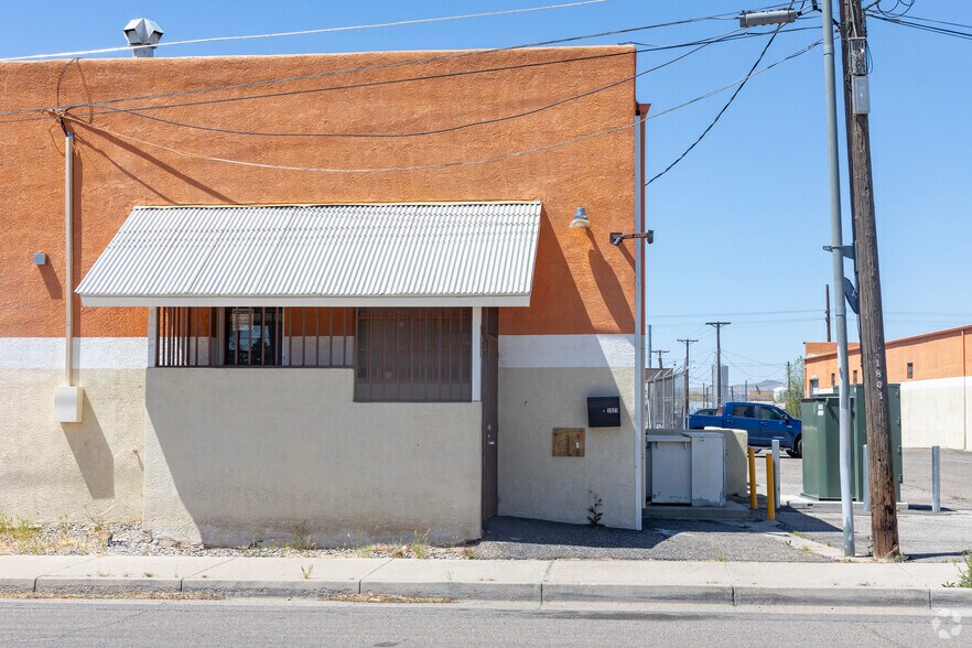 More Photos Of 1823 Commercial St NE, Albuquerque Warehouse For Sale
