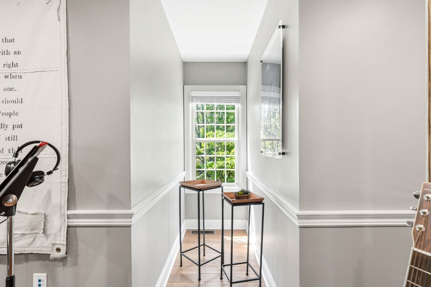 More Photos Of 9724 Kingston Pike, Knoxville Loft Creative Space For Sale