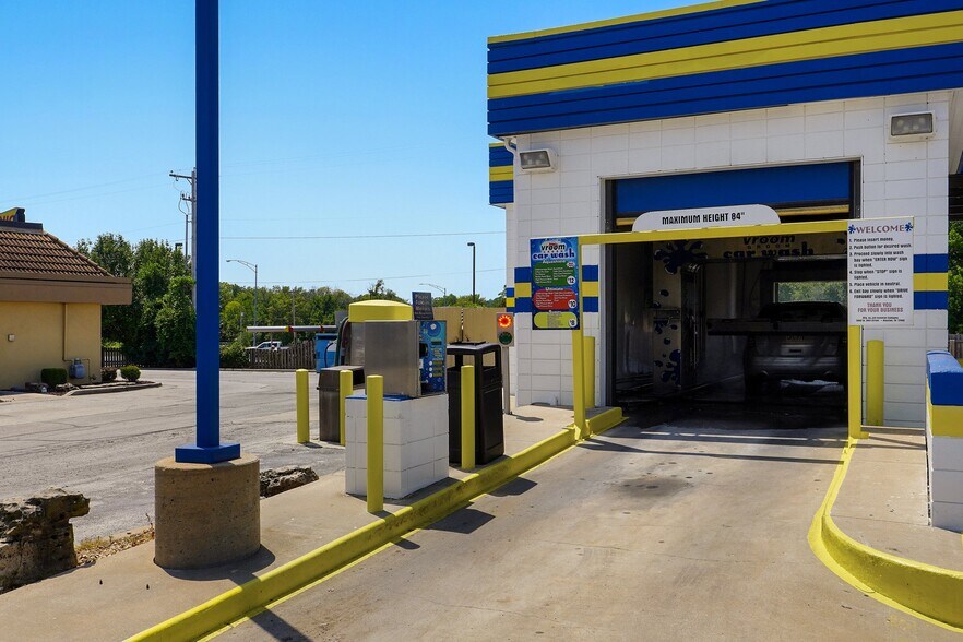 More Photos Of 419 N West Byp, Springfield Carwash For Sale