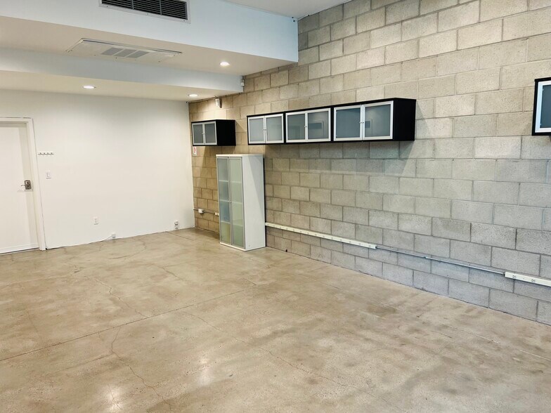 More Photos Of 6621 Melrose Ave, Los Angeles Loft Creative Space For Lease