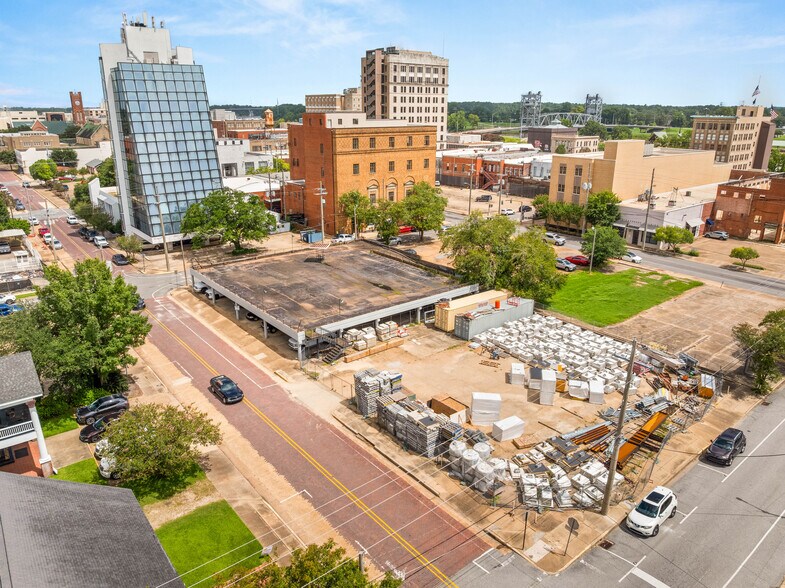 More Photos Of 429 Johnston St, Alexandria Parking Garage For Sale