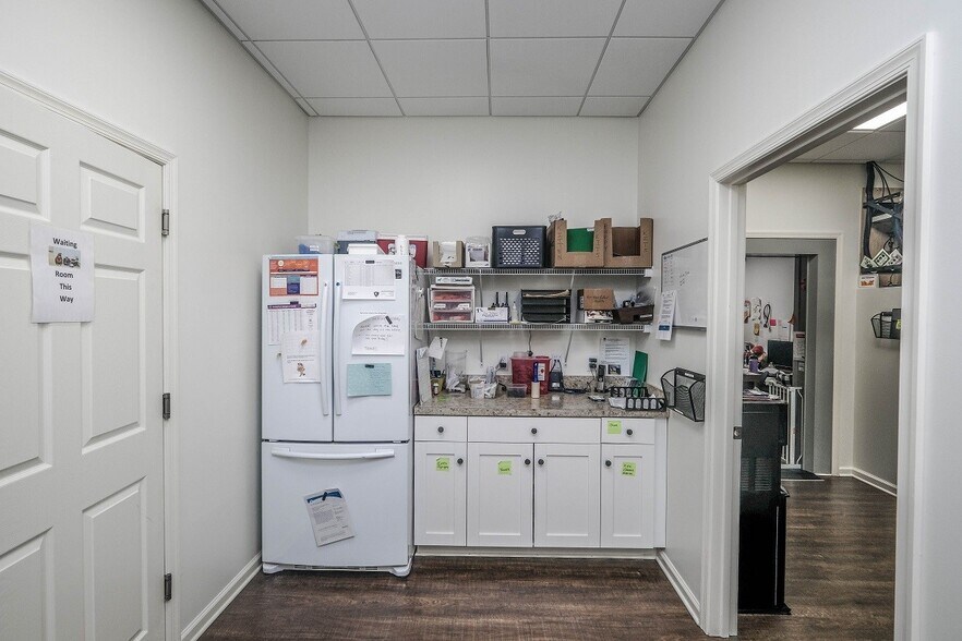 More Photos Of 829 N Loudoun St, Winchester Freestanding For Sale