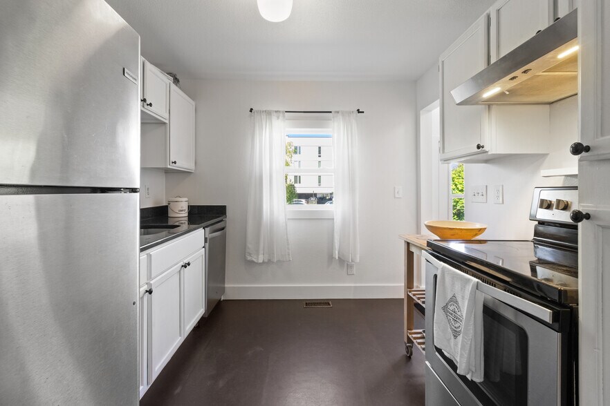More Photos Of 510 E 16th St, Vancouver Manufactured Housing Mobile Home Park For Sale