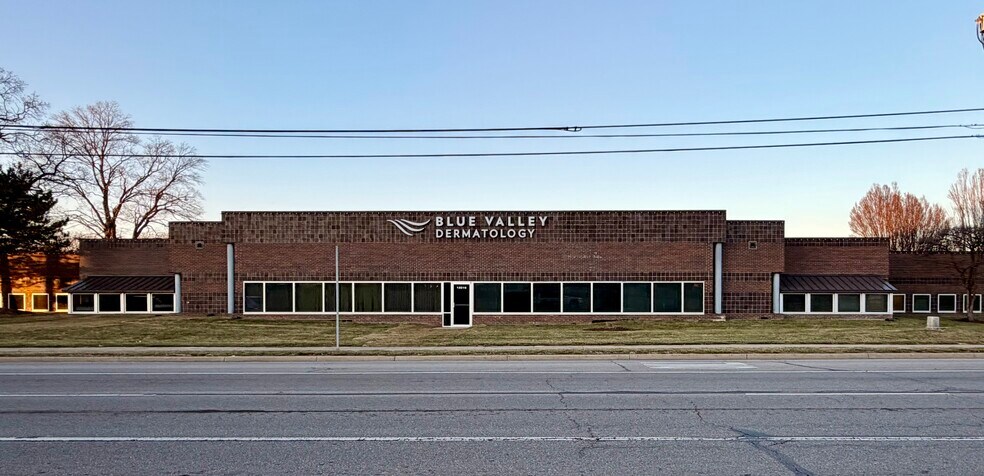 More Photos Of 12208-12210 W 87th Street Pky, Lenexa Medical For Lease