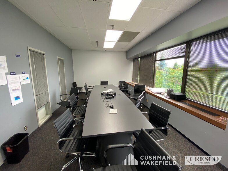 More Photos Of 6180 Cochran Rd, Solon Research And Development For Lease