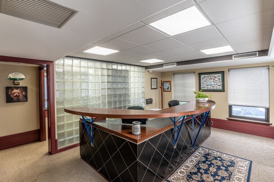 More Photos Of 55 Jefferson Blvd, Warwick Office For Sale