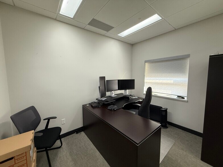 More Photos Of 518 Laura Av, Red Deer County Office For Sale