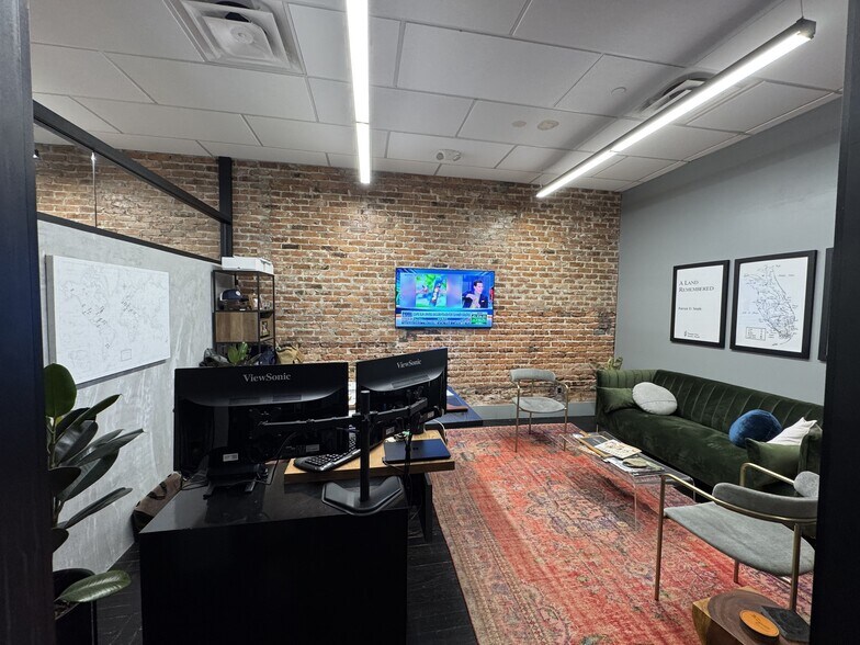 More Photos Of 215 E Main St, Lakeland Storefront For Lease