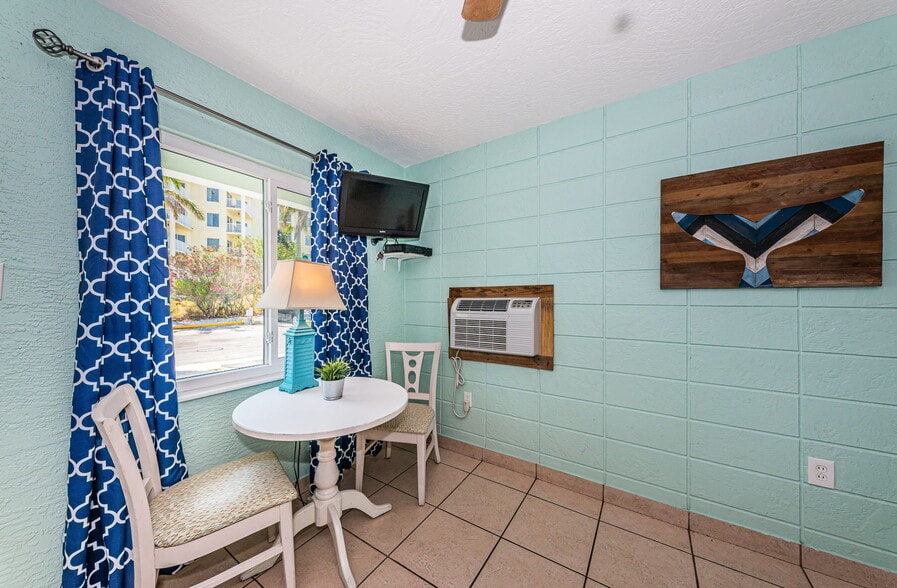 More Photos Of 12100 Gulf Blvd, Treasure Island Hotel For Sale