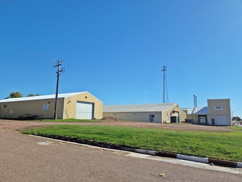Primary Photo Of 810 Tamarack Ave, Edgar Industrial For Sale