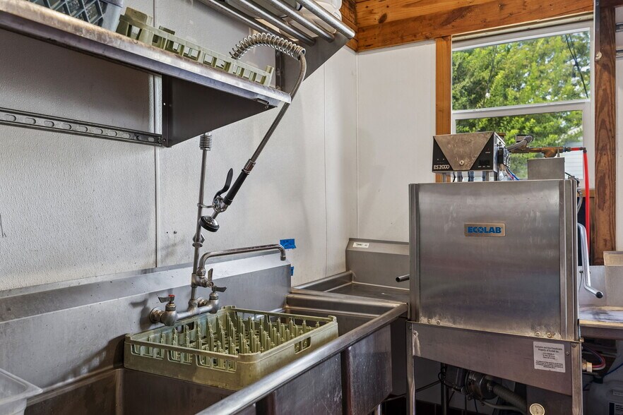 More Photos Of 217 W Hopkins St, San Marcos Restaurant For Sale