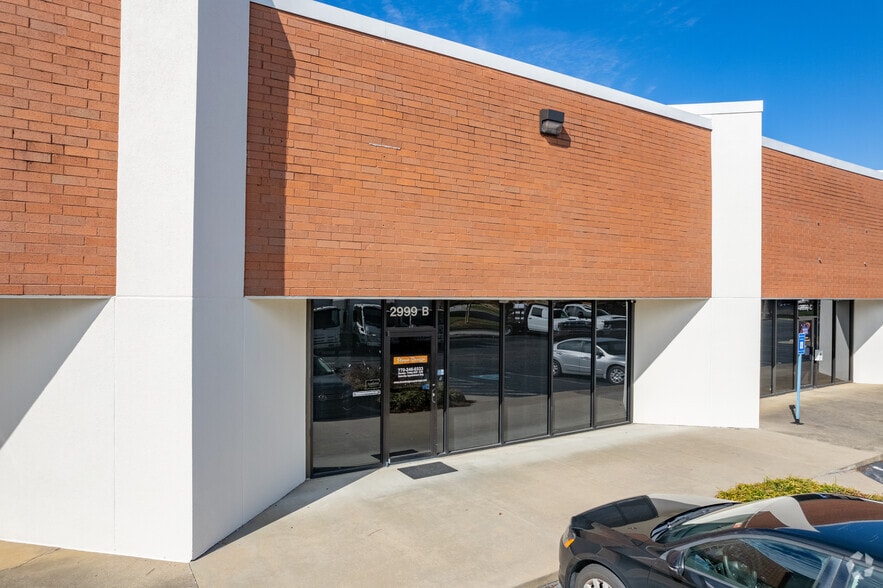More Photos Of 2999 Pacific Dr, Norcross Light Distribution For Lease