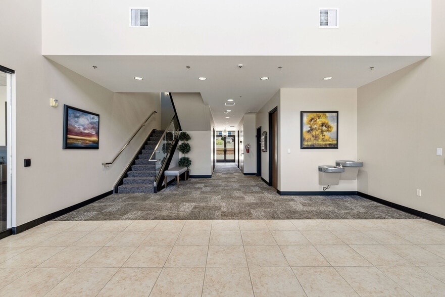 More Photos Of 9017 S Riverside Dr, Sandy Office For Lease