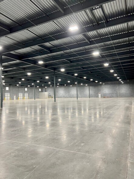 More Photos Of 20821 Clay Center Dr, Katy Distribution For Sale