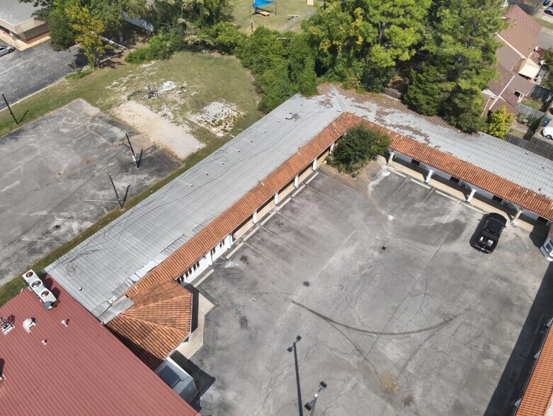 More Photos Of 11505 S Memorial Pky, Huntsville Storefront For Lease