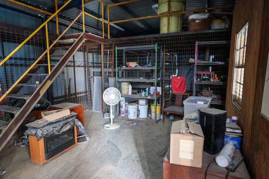 More Photos Of 2617 US Highway 79 N, Carthage Industrial For Sale