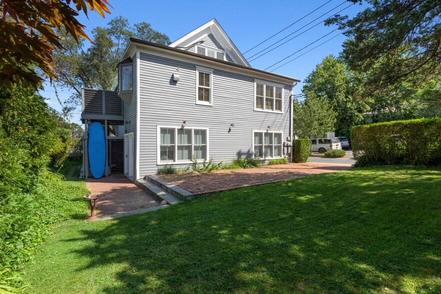 More Photos Of 200 Division St, Sag Harbor Loft Creative Space For Lease