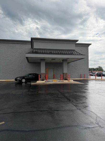 More Photos Of 11309-11613 E 31st St, Tulsa General Retail For Lease