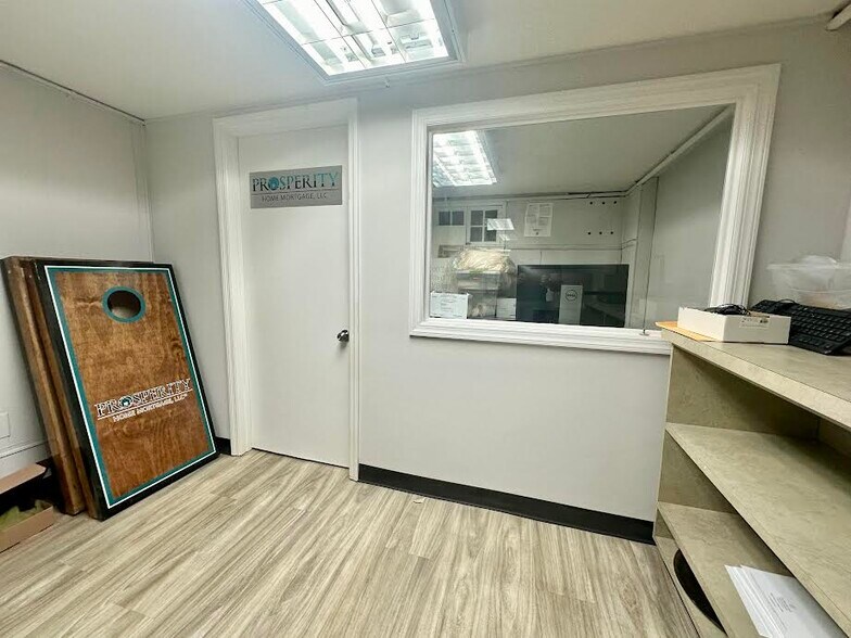 More Photos Of 538 Bloomfield Ave, Verona Storefront Retail Office For Lease