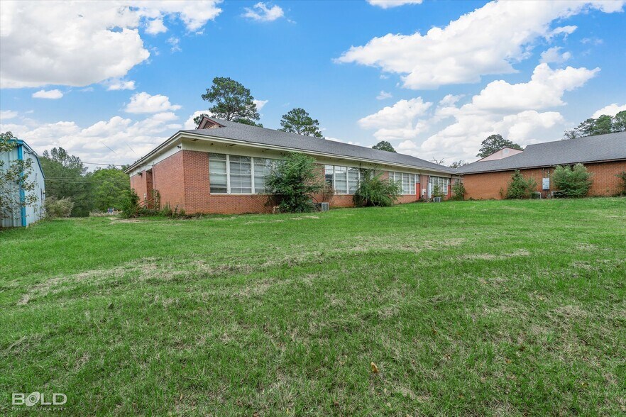 More Photos Of 200 All Saints Rd, Pelican Schools For Sale