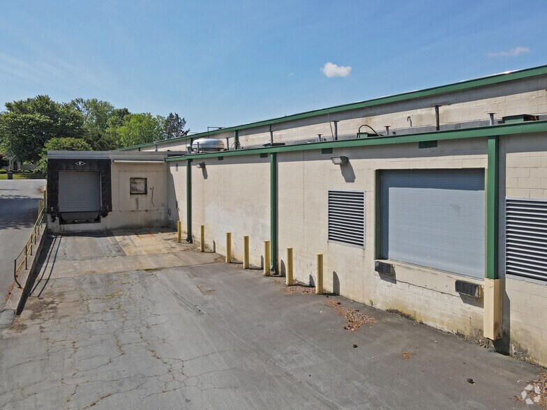 More Photos Of 535 Nelson St, Kernersville Unknown For Lease