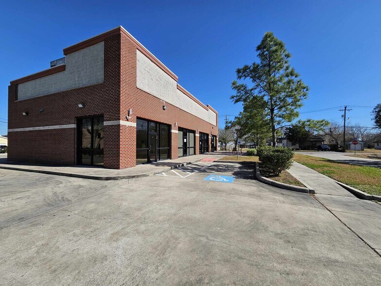 More Photos Of 4312 Saint Goar St, Dickinson General Retail For Sale