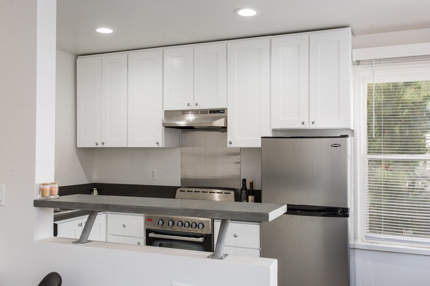 More Photos Of 121 S Elm Dr, Beverly Hills Apartments For Sale