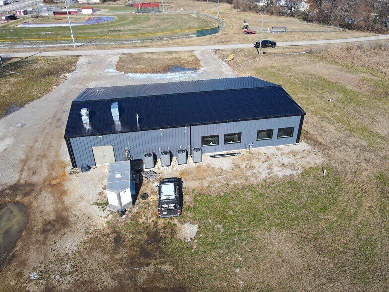 More Photos Of 311 9th st, Green Forest Flex For Sale