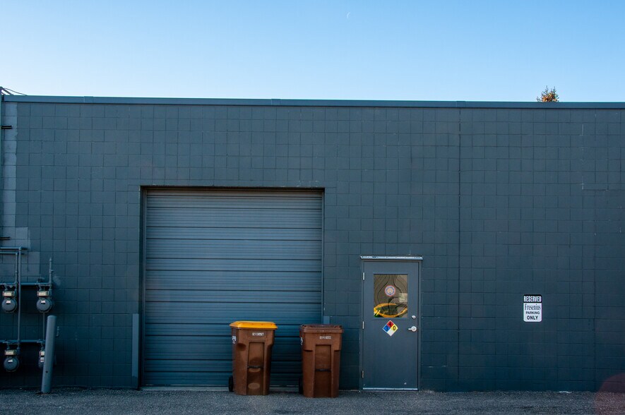 More Photos Of 425 Etna St, Saint Paul Light Manufacturing For Lease