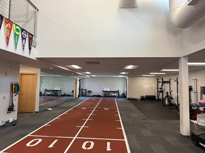 More Photos Of 1025 2nd St NW, Salem Medical For Sale